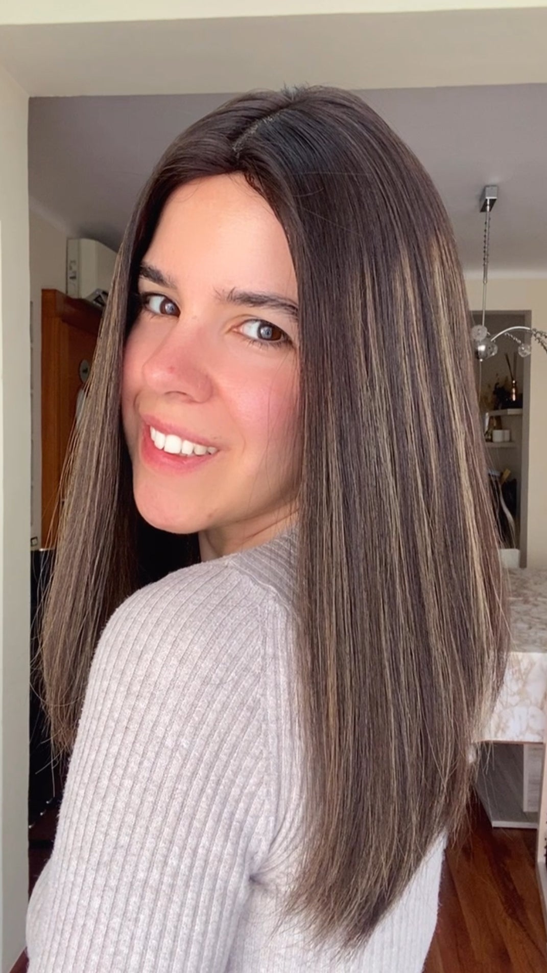 DARK BRUNETTE W/ HIGHLIGHTS / 16" / 8x8 / Silk Top