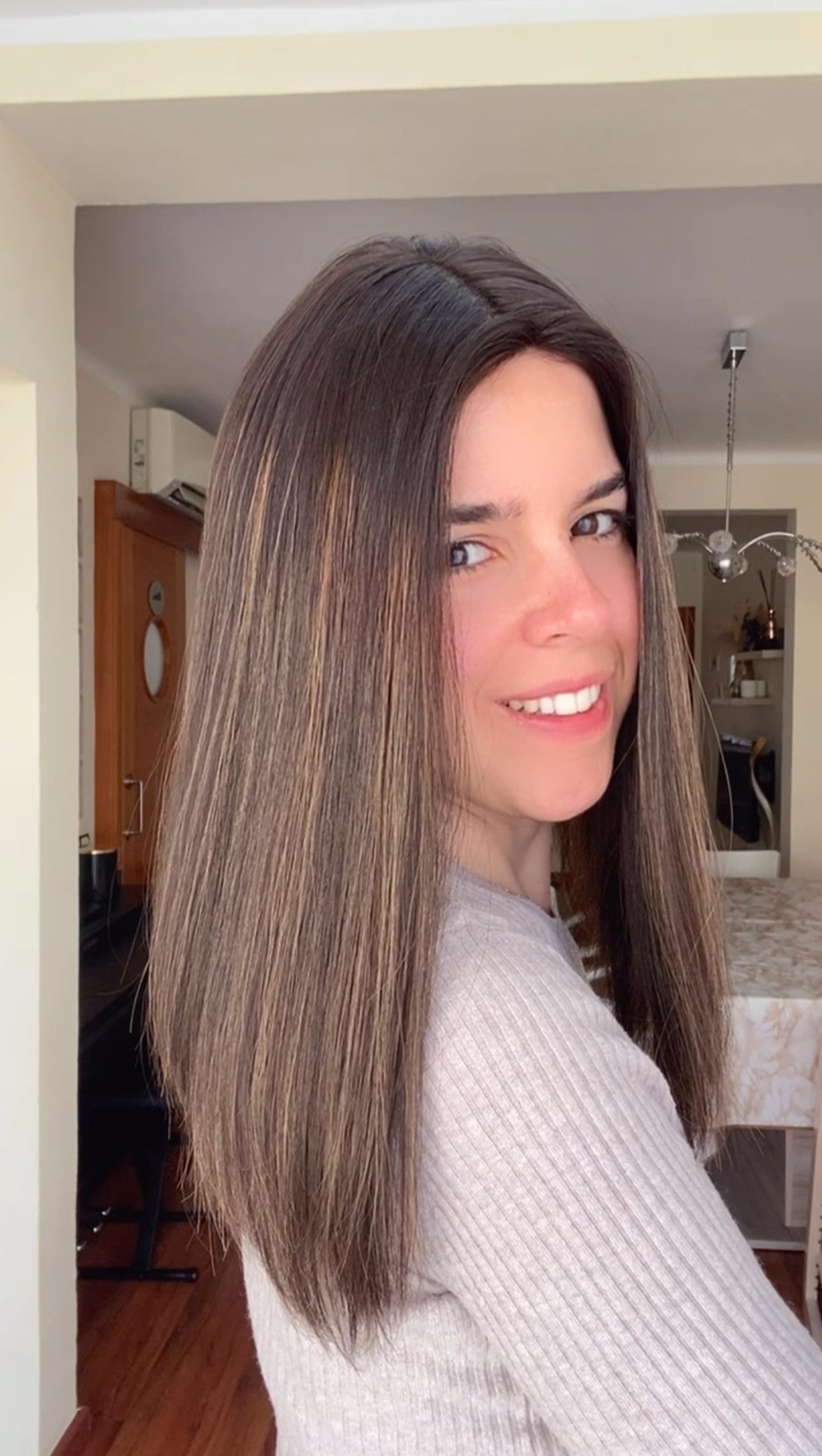 DARK BRUNETTE W/ HIGHLIGHTS / 16" / 8x8 / Silk Top